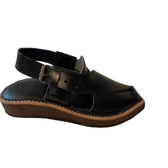 KAPTAN Handmade Leather
Peshawari Chappal/Sandal - Picture 3 of 11